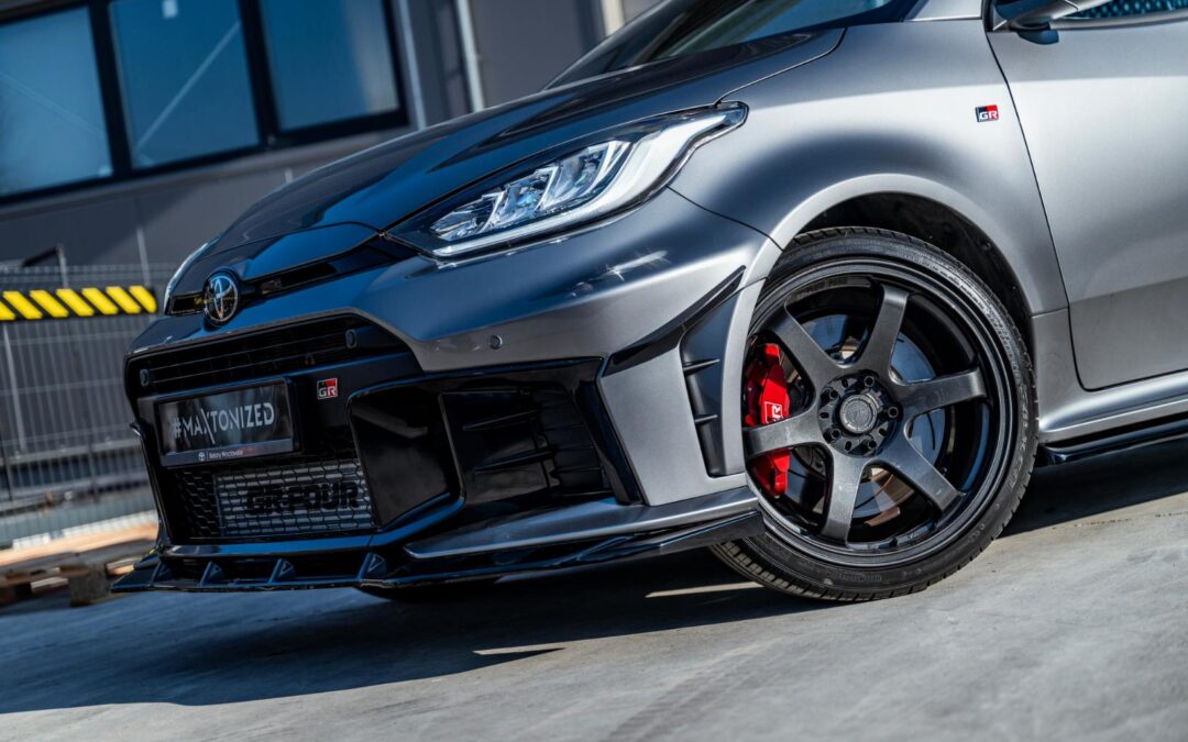Toyota Yaris GR | JR Wheels SL03 Gloss Graphite