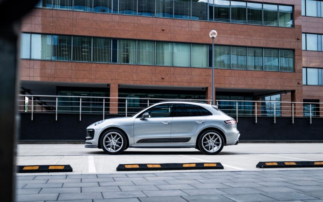 Porsche Macan | JR Wheels JR44 Silver Machined Face
