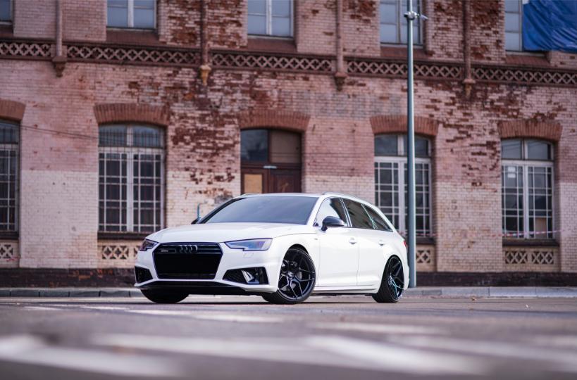 Audi A4 B9 | JR Wheels JR34 Black