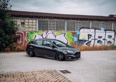 Ford Focus | JR Wheels JR33 Hyper Black