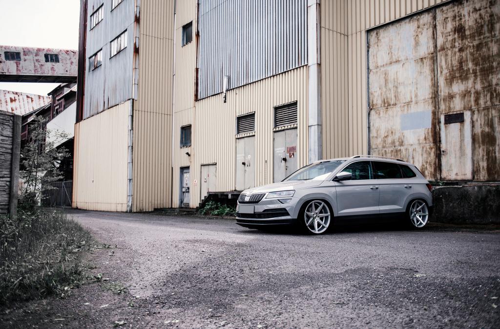 Skoda Karoq | JR Wheels JR20 Silver