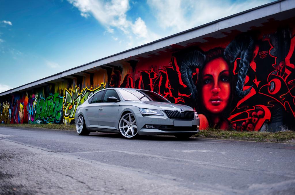 Skoda Superb | JR Wheels JR20 Silver