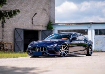 Maserati Ghibli | JR Wheels JR20 Hyper Black