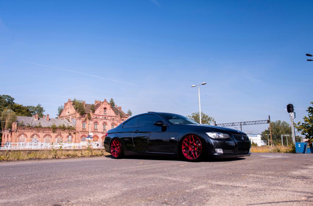 BMW E92 | JR Wheels JR18 Platinum Red