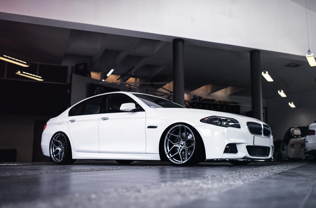 BMW 5 | JR Wheels JR34 Hyper Black