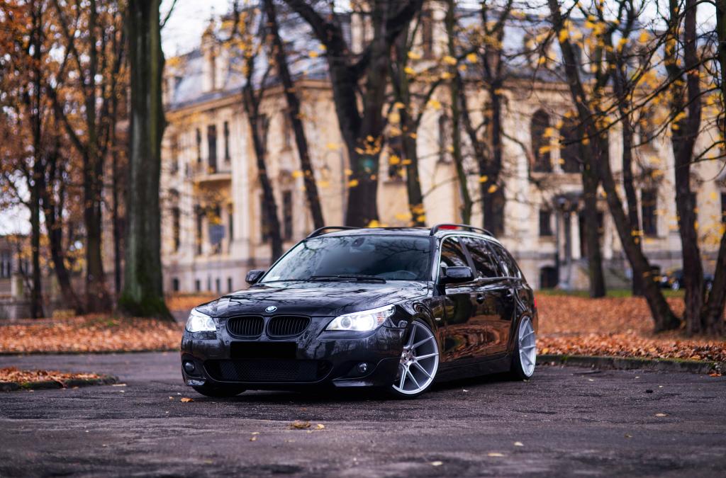 BMW E61 | JR Wheels JR30 Silver Machined Face
