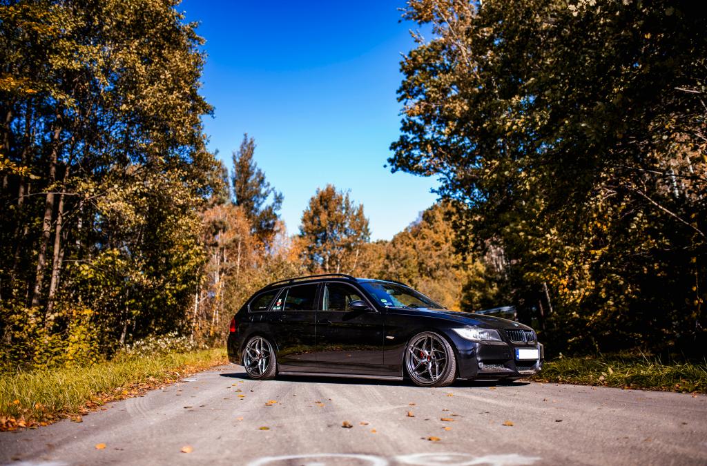 BMW E91 | JR Wheels JR35 Hyper Black