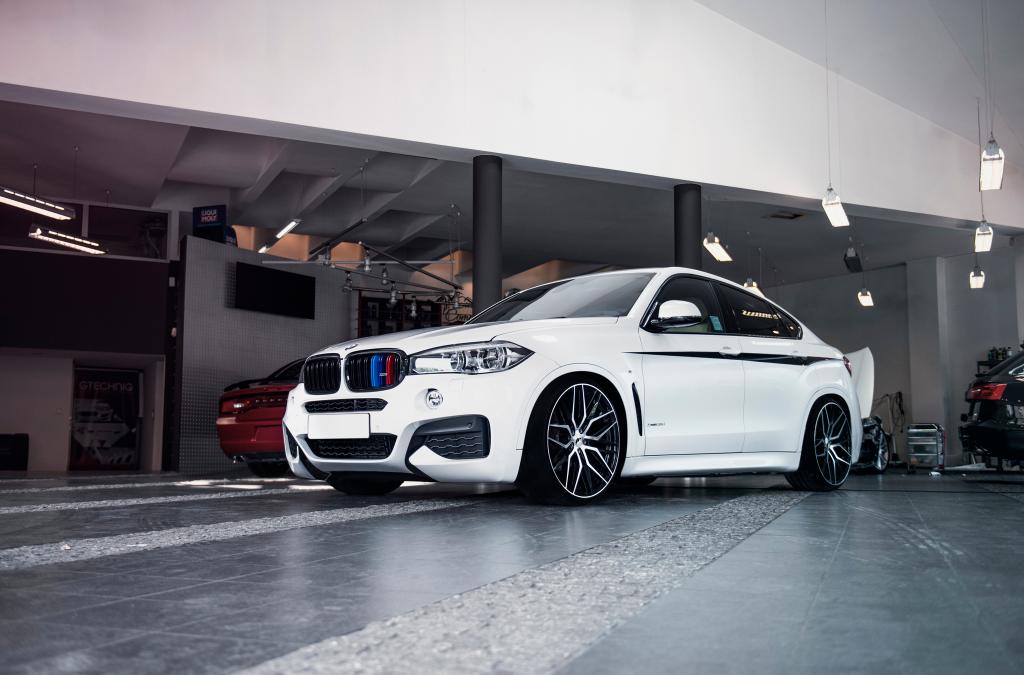 BMW X6 | JR Wheels JR28 Silver Black