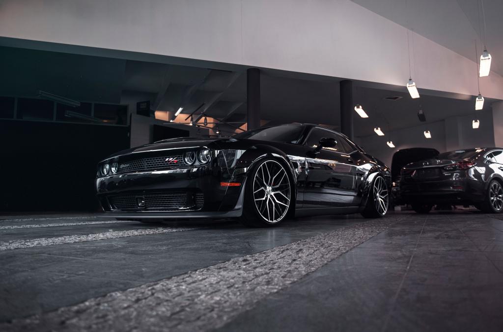 Dodge Challenger | JR Wheels JR28 Silver Black