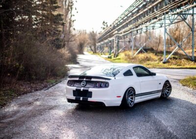 Ford Mustang | JR Wheels JR11 Hyper Black
