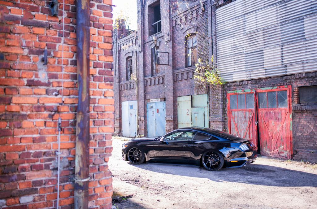 Ford Mustang | JR Wheels JR33 Black