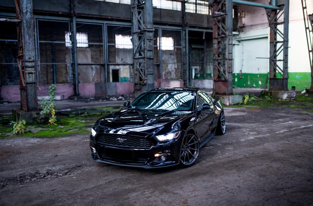 Ford Mustang | JR Wheels JR36 Hyper Black