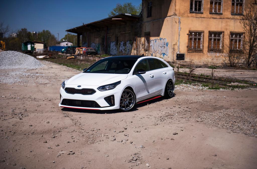 Kia ProCeed | JR Wheels JR5 Hyper Black