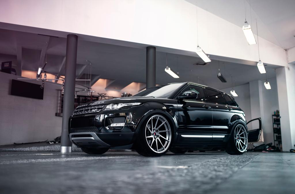 Land Rover Evoque | JR Wheels JR36 Hyper Black