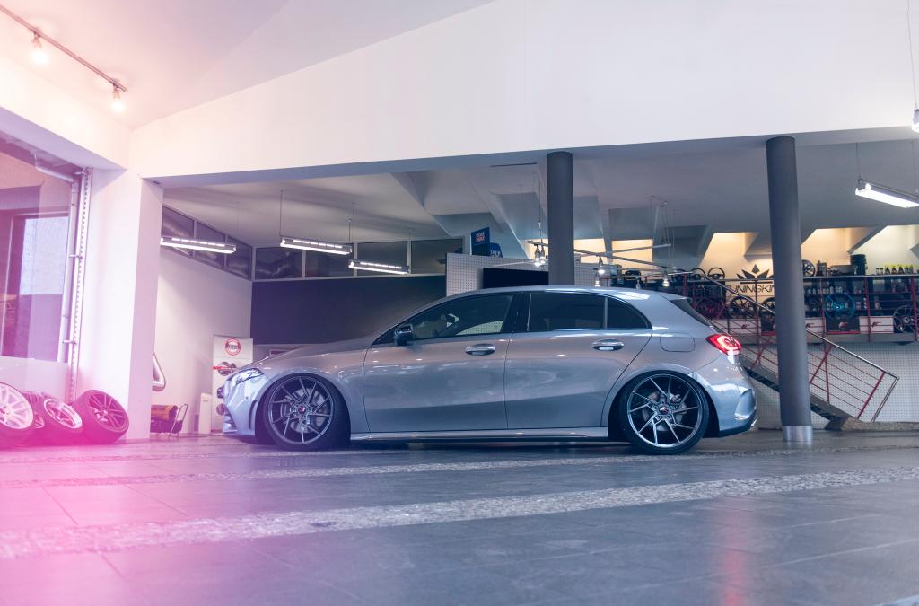 Mercedes A Class | JR Wheels JR33 Hyper Black
