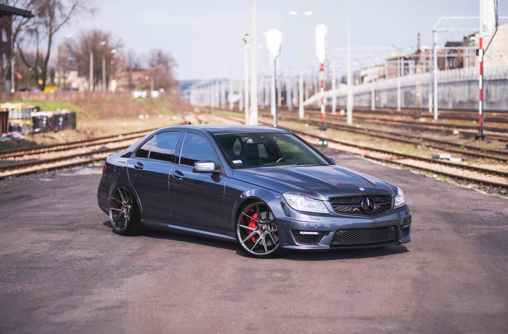 Mercedes C63 AMG | JR Wheels JR30 Hyper Black