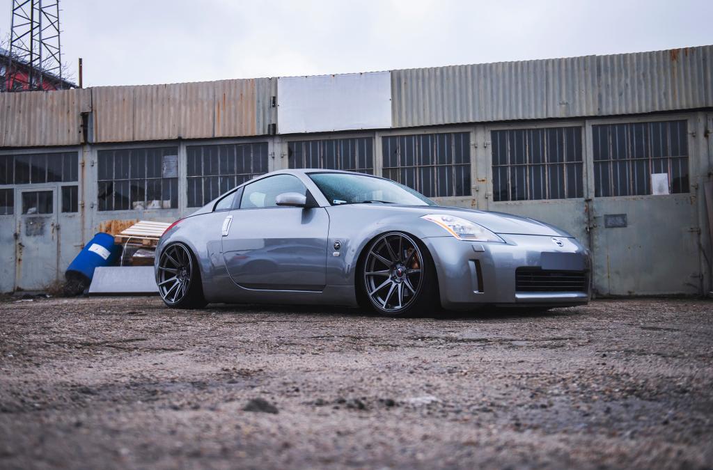 Nissan 350z | JR Wheels JR29 Hyper Black