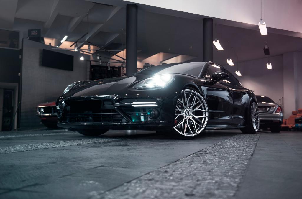 Porsche Panamera | JR Wheels JR28 Hyper Black