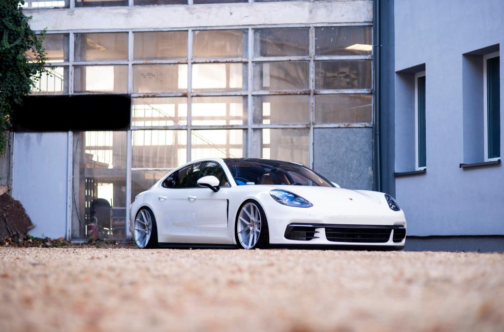 Porsche Panamera | JR Wheels JR30 Silver