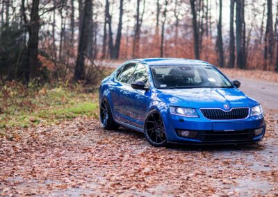 Skoda Octavia | JR Wheels JR33 Hyper Black