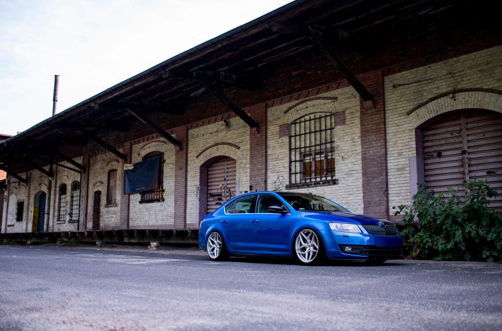 Skoda Octavia | JR Wheels JR35 Silver