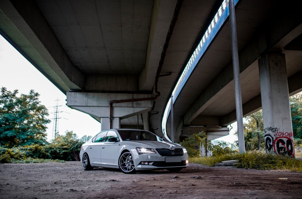 Skoda Superb | JR Wheels JR35 Hyper Black