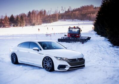 VW Arteon | JR Wheels JR11 Hyper Black