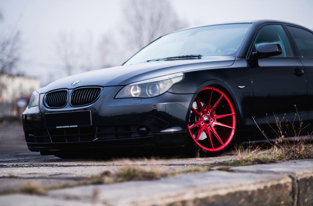 BMW E60 | JR Wheels JR21 Candy Red