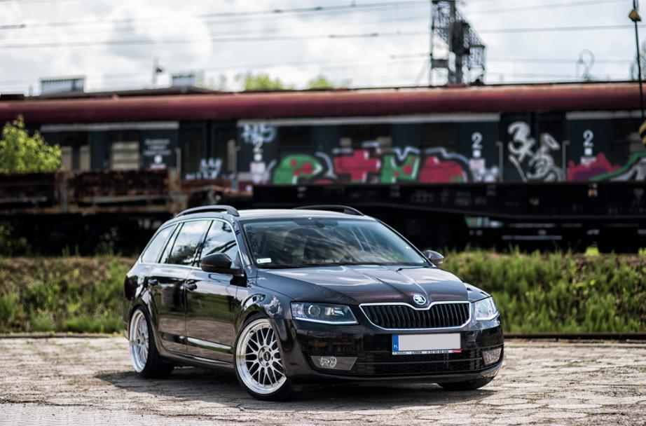 Skoda Octavia | JR Wheels JR23 Silver