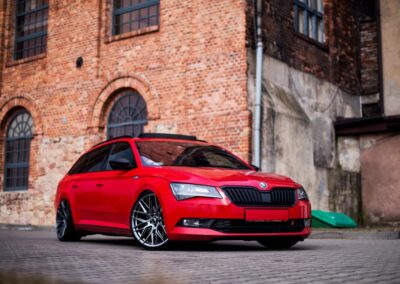 Skoda Octavia | JR Wheels JR28 Hyper Black
