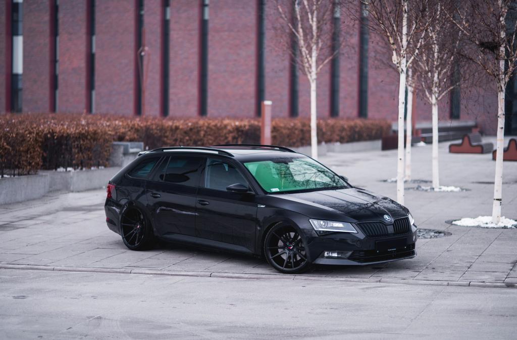 Skoda Superb | JR Wheels JR21 Black