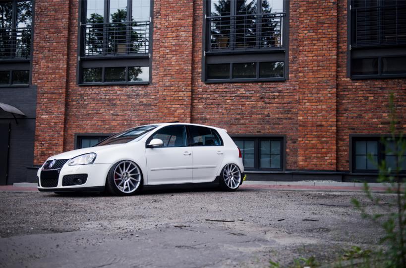 VW Golf mk5 GTI | JR Wheels JR22 Silver