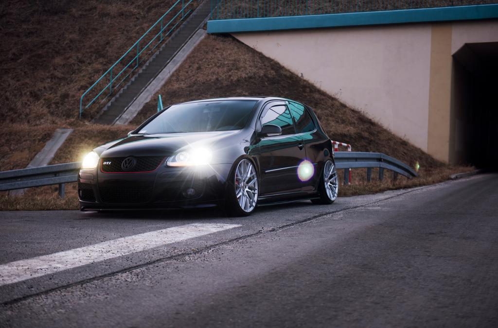 VW Golf mk5 | JR Wheels JR28 Silver