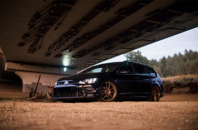 VW Golf mk7 | JR Wheels JR25 Bronze