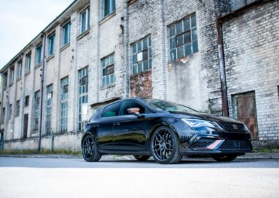 Seat Leon Cupra R | Concaver Wheels CVR3 Carbon Graphite